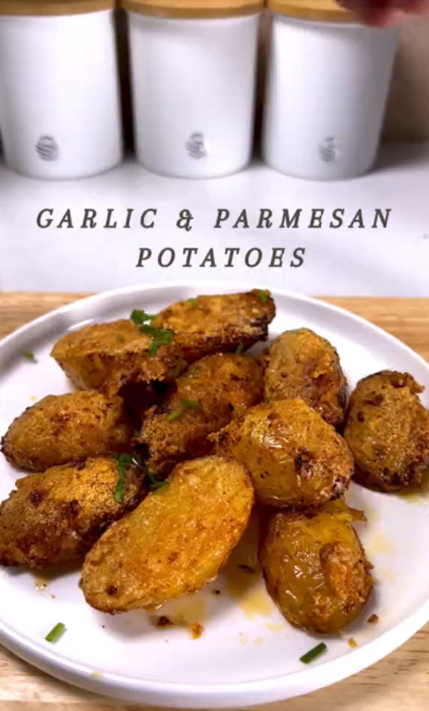 Air Fryer Garlic & Parmesan Potatoes